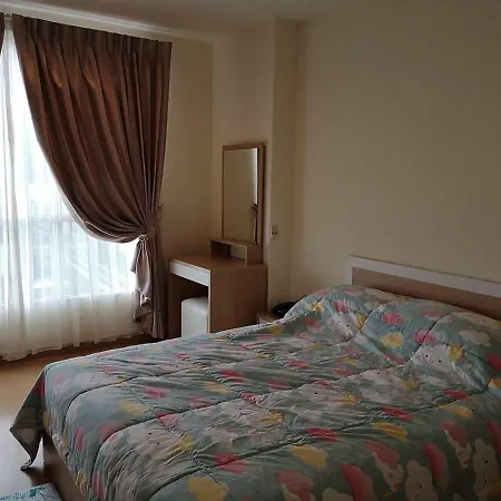 Life Condo Sukhumvit 65